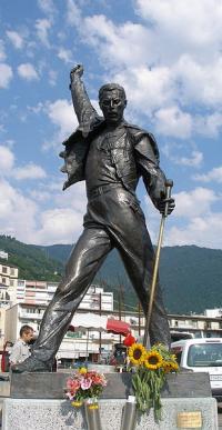 309pxfreddy_mercury_statue_montreux.jpg